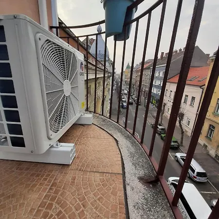 Olívia Apartman *